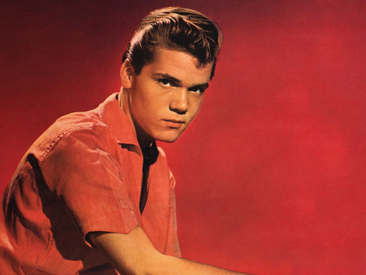 Brian Hyland – Itsy Bitsy Teenie Weenie Yellow Polka Dot Bikini (1960)